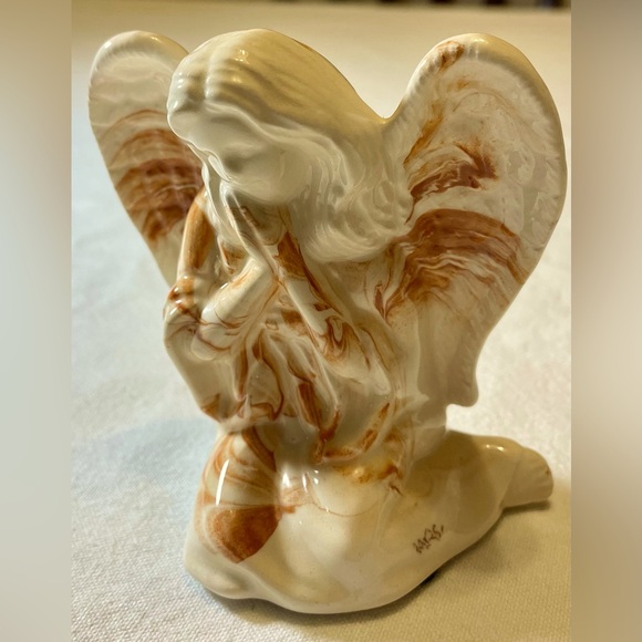 Alabama Clay Small Seating Angel Figurine Orange swirl Marble Porcelain - Picture 7 of 8